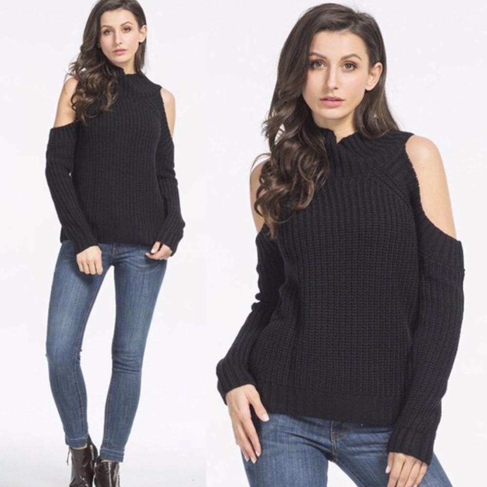 ✨LAST ONE ✨Black cold shoulder sweater - Picture 5 of 7